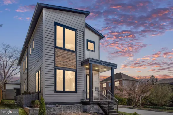 2001 N GEORGE MASON DR, Arlington, VA 22207