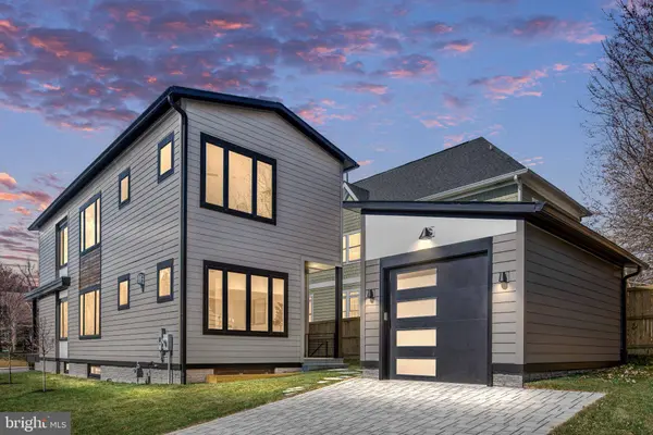 2001 N GEORGE MASON DR, Arlington, VA 22207