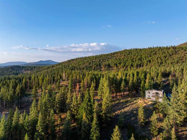 18875 Nighthawk Way, Truckee, CA 96161