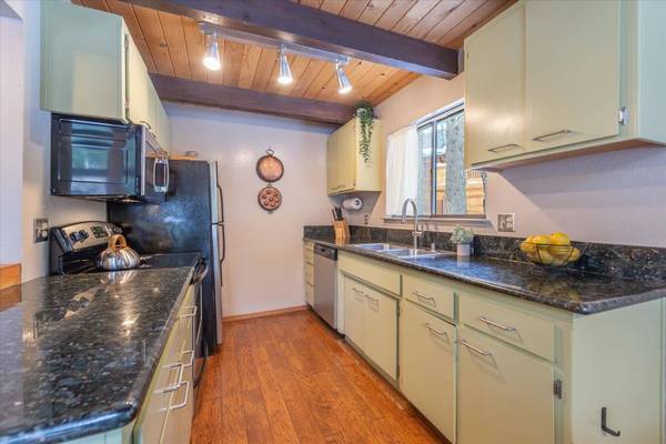 13552 Davos Drive, Truckee, CA 96161