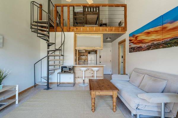 11591 Snowpeak Way, Truckee, CA 96161