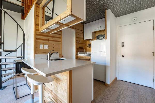 11591 Snowpeak Way, Truckee, CA 96161