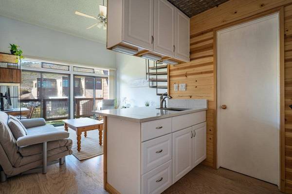 11591 Snowpeak Way, Truckee, CA 96161