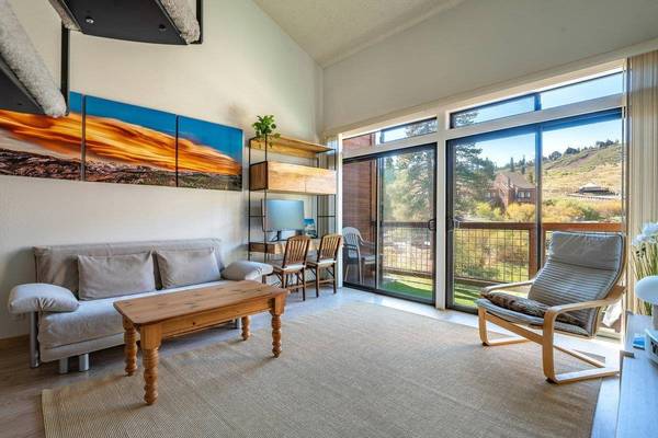 11591 Snowpeak Way, Truckee, CA 96161