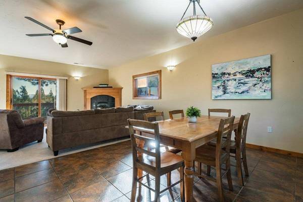 16725 Skislope Way, Truckee, CA 96161