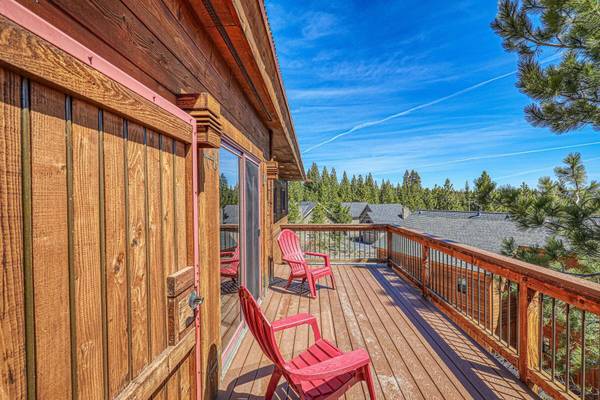 16725 Skislope Way, Truckee, CA 96161