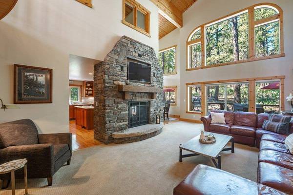 13232 Falcon Point Place, Truckee, CA 96161