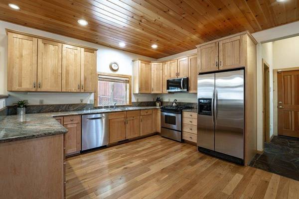 14737 Copenhagen Drive, Truckee, CA 96161