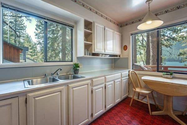 15214 Donner Pass Road, Truckee, CA 96161