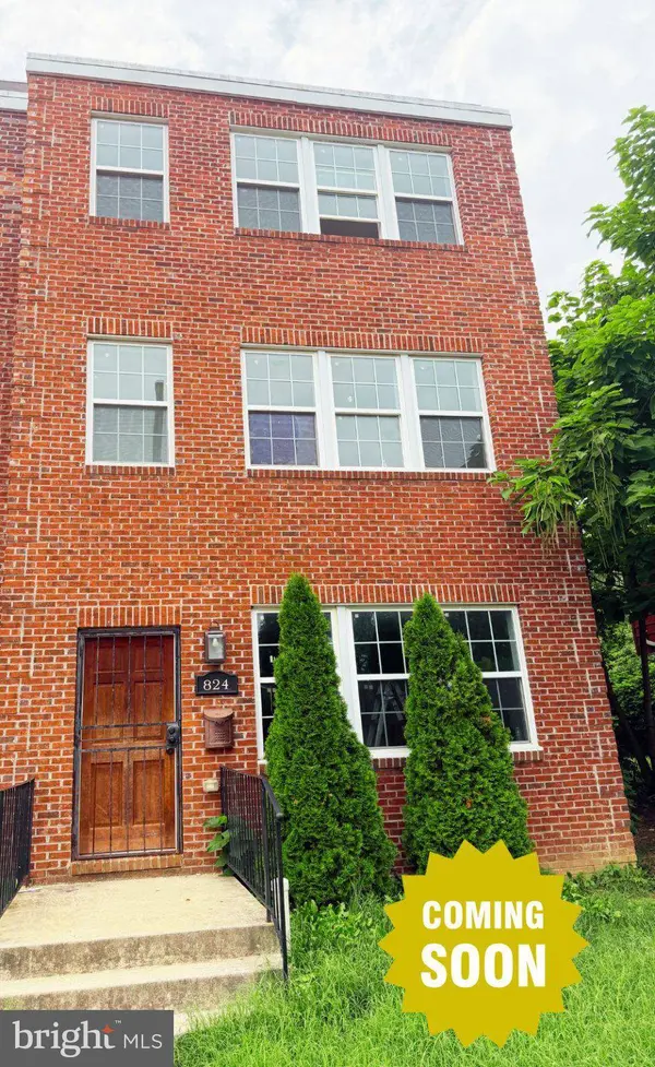 824 EASTERN AVE NE