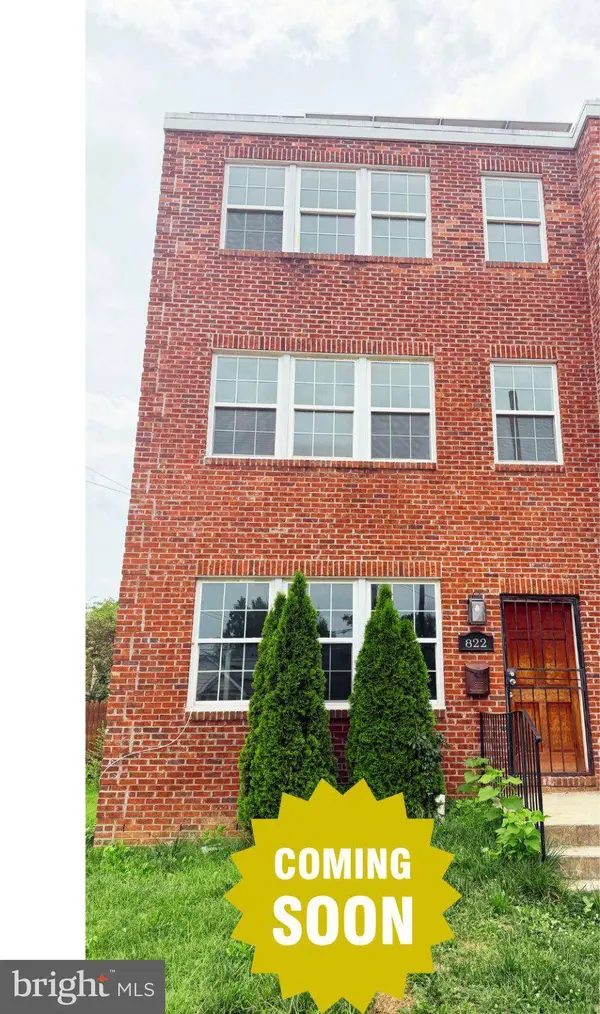822 EASTERN AVE NE