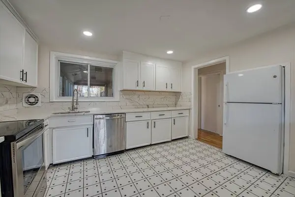 19 Ruth Rd, Brockton, MA 02302