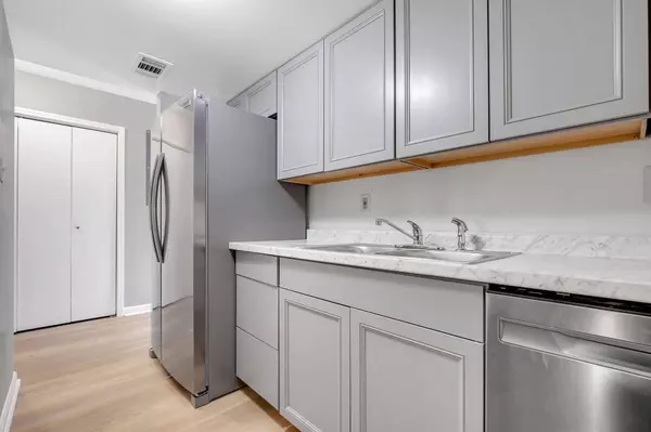 1986 Portland Avenue, Tallahassee, FL 32303