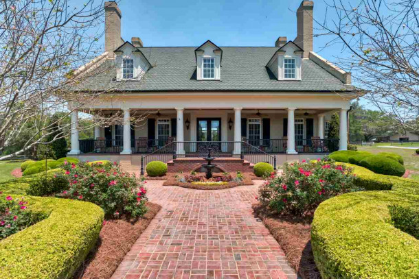 Luxury Homes in Tallahassee FL Woodland Hills Subdivision