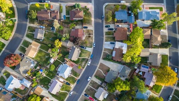 How to Find the Perfect Neighborhood for You,Debbie Kirkland
