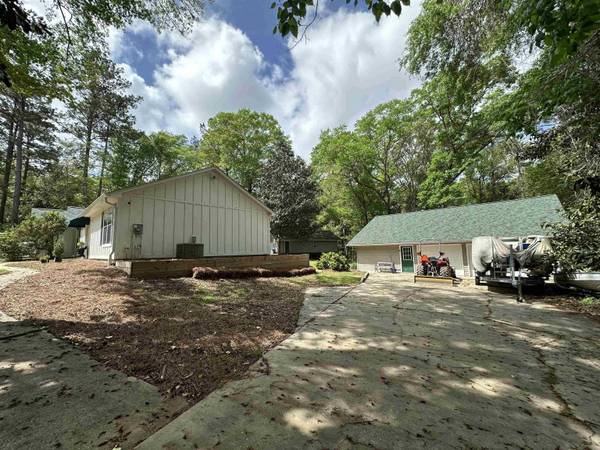 594 Green Oaks Road, Havana, FL 32333