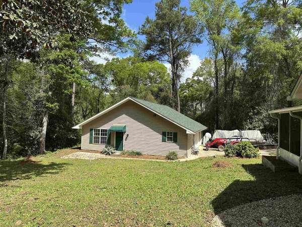 594 Green Oaks Road, Havana, FL 32333