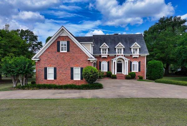 1389 NW Lake Front Dr., Cairo, GA 39828