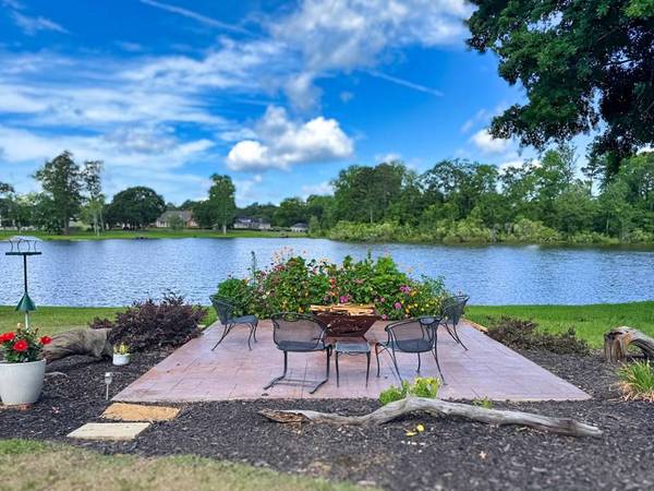 1389 NW Lake Front Dr., Cairo, GA 39828