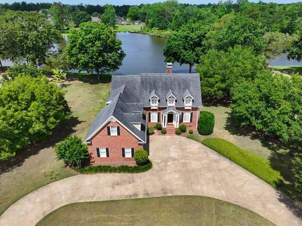 1389 Lake Front Dr., Cairo, GA 39828