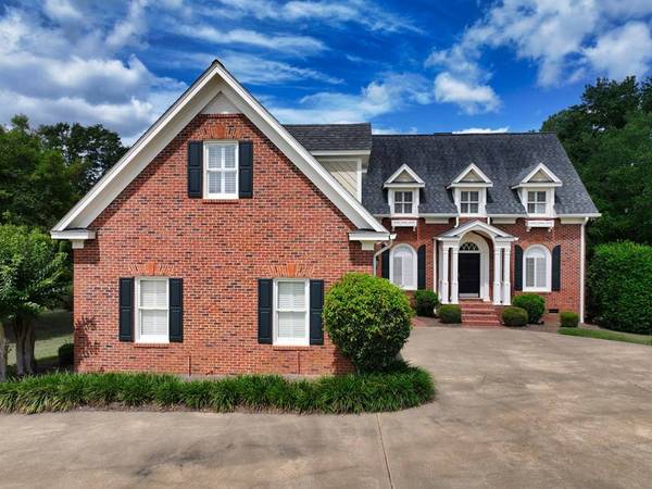 1389 Lake Front Dr., Cairo, GA 39828