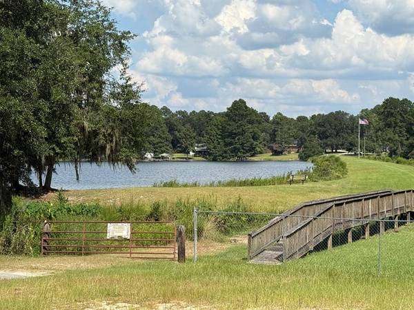 800 WESTSHORE DR, Ochlocknee, GA 31773