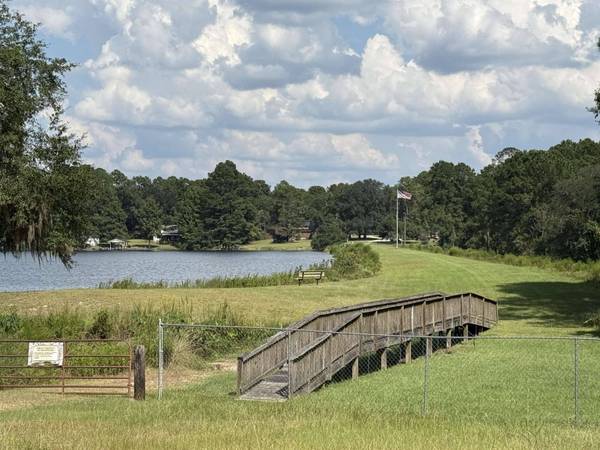 800 N Westshore Drive, Other Georgia, GA 31773