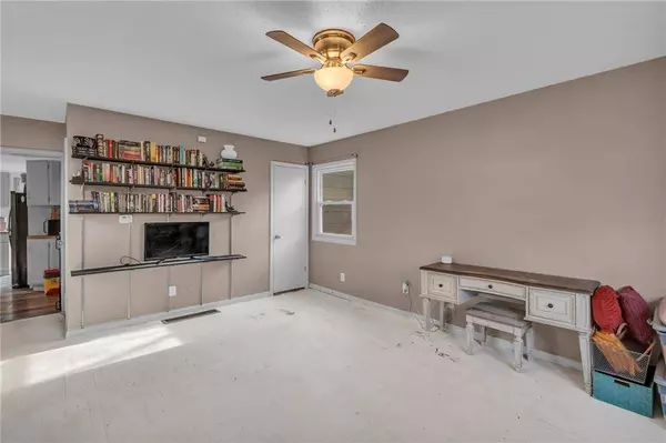 1001 NE 88th ST, Kansas City, MO 64155