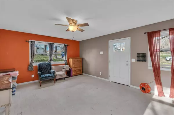 1001 NE 88th ST, Kansas City, MO 64155