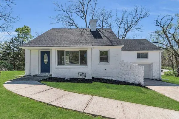 6518 NW Rock Garden RD, Parkville, MO 64152