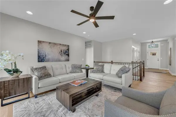 500 6th ST, Smithville, MO 64089