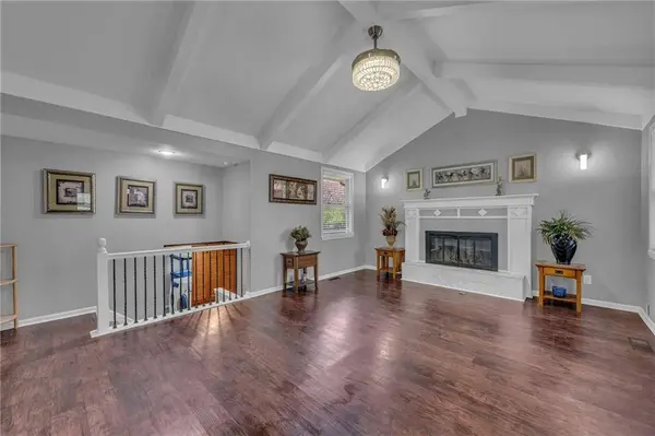 844 NW 69TH PL, Kansas City, MO 64118