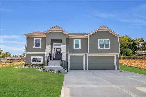 16740 N Dundee RD, Smithville, MO 64089