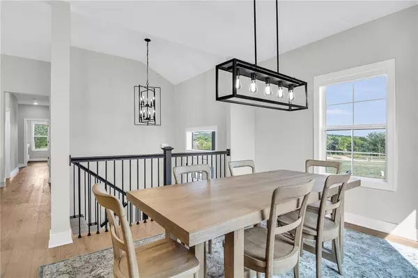 16740 N Dundee RD, Smithville, MO 64089