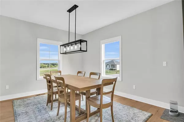 16740 N Dundee RD, Smithville, MO 64089