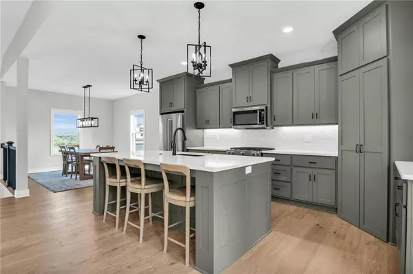 16740 N Dundee RD, Smithville, MO 64089