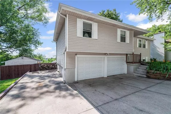 9509 NW 59th TER, Kansas City, MO 64152