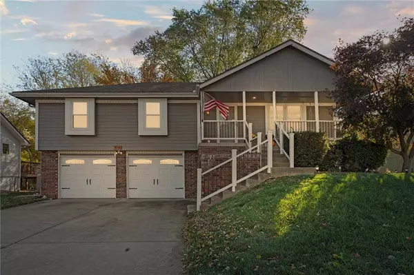 1941 NE Patterson DR, Lee's Summit, MO 64086