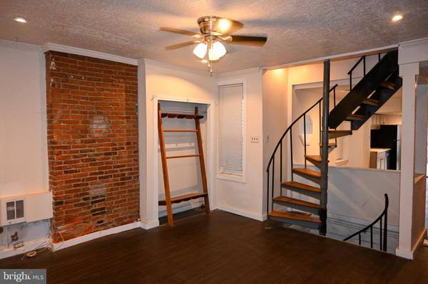 2058 E YORK ST, Philadelphia, PA 19125
