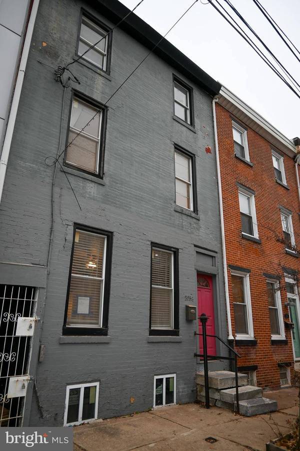 2058 E YORK ST, Philadelphia, PA 19125