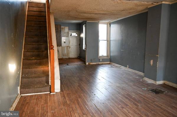 547 S SALFORD ST, Philadelphia, PA 19143