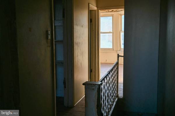 547 S SALFORD ST, Philadelphia, PA 19143