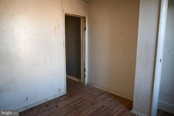 547 S SALFORD ST, Philadelphia, PA 19143