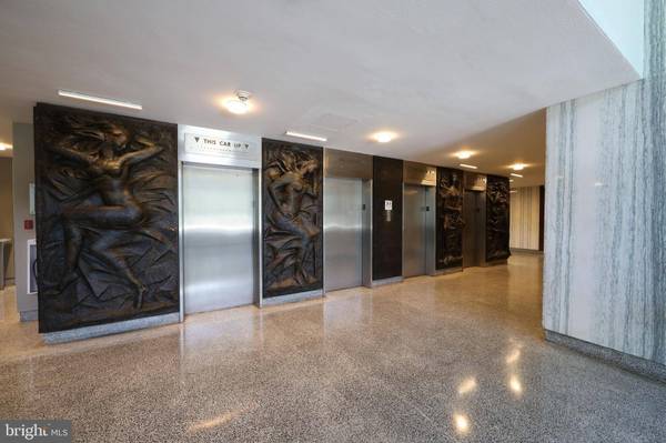 604-36 S WASHINGTON SQ #306, Philadelphia, PA 19106