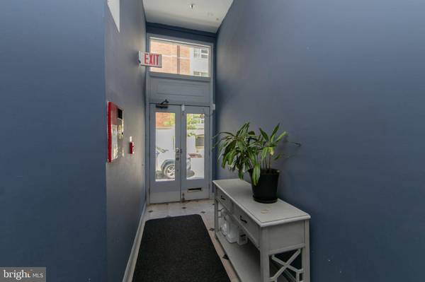 309-00 N 3RD ST #C, Philadelphia, PA 19106