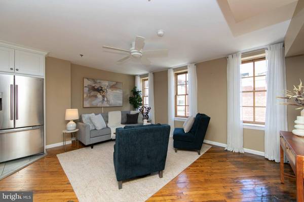 309-00 N 3RD ST #C, Philadelphia, PA 19106