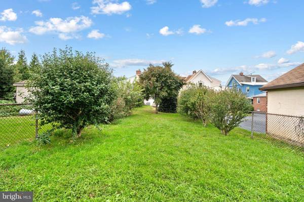 2609 CHESTNUT AVE, Ardmore, PA 19003