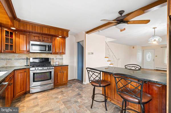 2609 CHESTNUT AVE, Ardmore, PA 19003