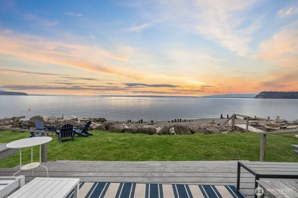 2508 Sunlight Beach RD, Clinton, WA 98236