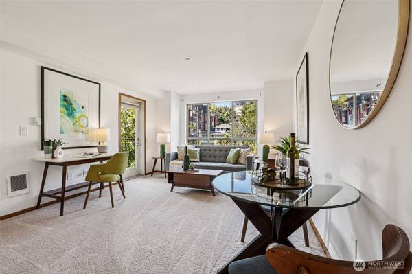 412 11th AVE #404, Seattle, WA 98122